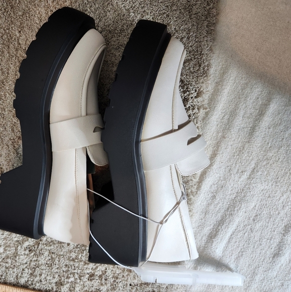 Wild Fable - White Lacey Loafer Flats - 9 1/2 W - Picture 7 of 11